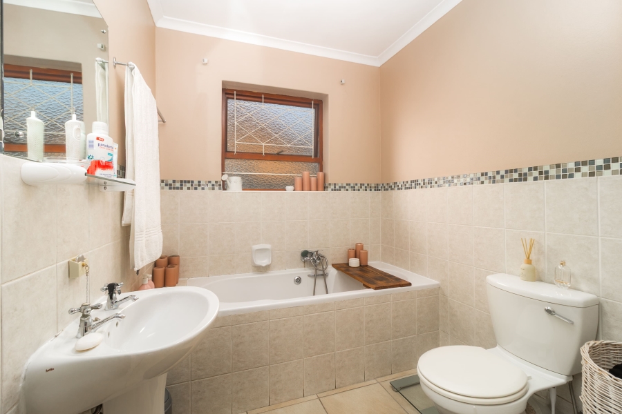 3 Bedroom Property for Sale in Protea Heights Western Cape